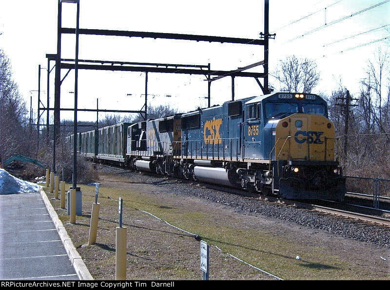 CSX 8755 leads K276